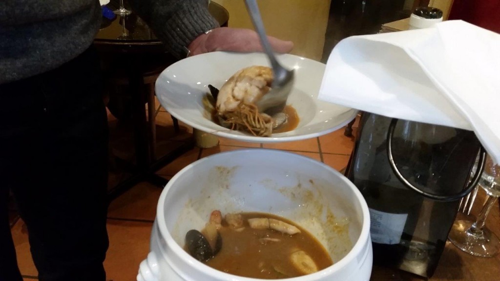 Bouille de lotte et coquillages safrané du pêcheur, en soupière 