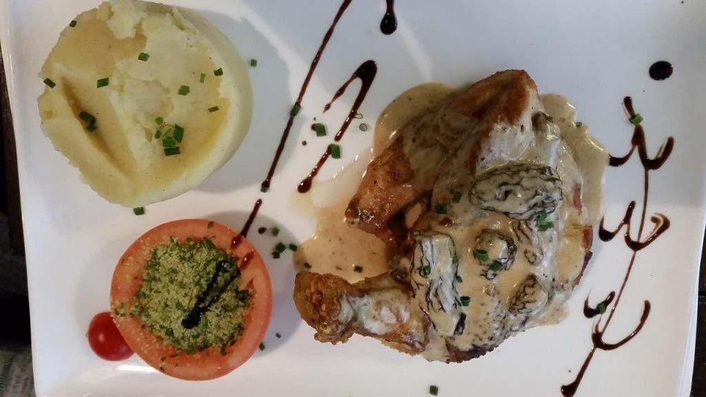 Suprême de poulet fermier aux morilles et sa purée 