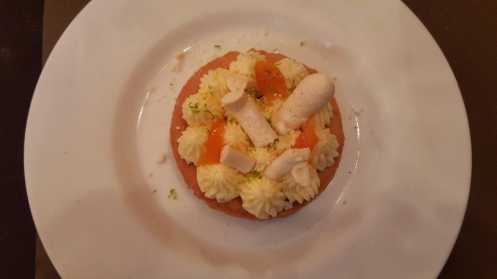 Sablé façon tarte au citron meringué craquante à la fleur d'oranger et kumquats confits, gelée de Limoncello