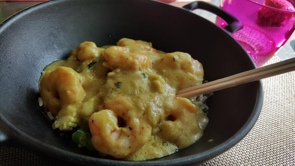 Curry vert thai de gambas aux duos de riz Thaï