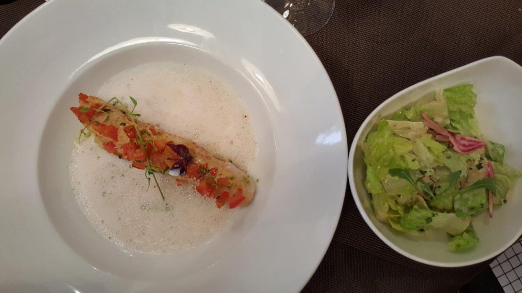 Ballotine de cabillaud cuisiné comme un "Bobo de Camarao", émulsion au lait de coco