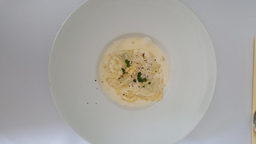 Raviolini au fromage, huile de truffe