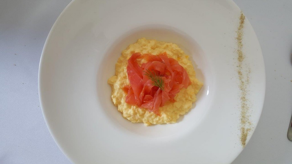 Oeufs brouillés au saumon fumé 