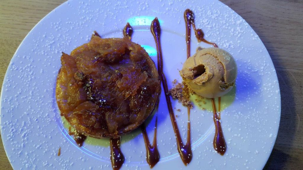 Tarte tatin Chantecler du Tarn et sa crème chantilly 