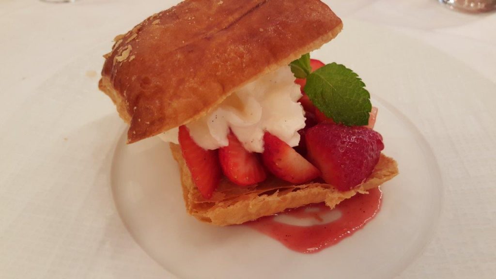 Millefeuille chantilly aux fraises de saison