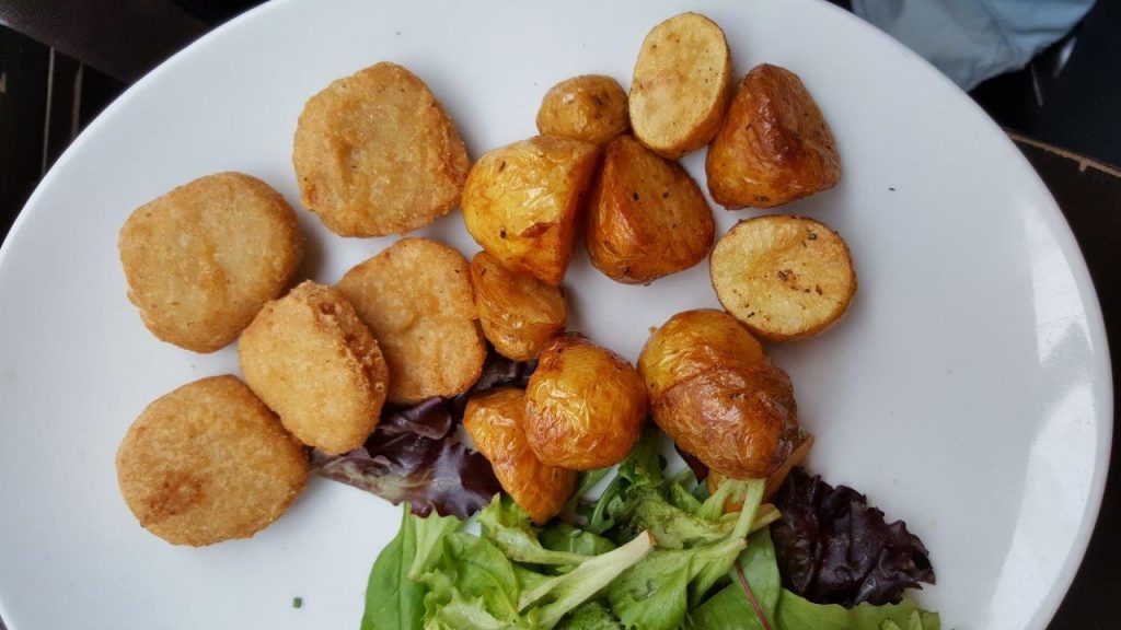 Poulets croustillants avec pommes grenailles