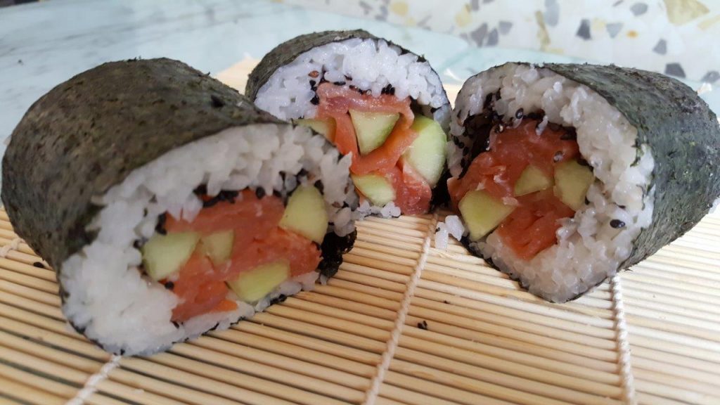 Maki à la truite fumée