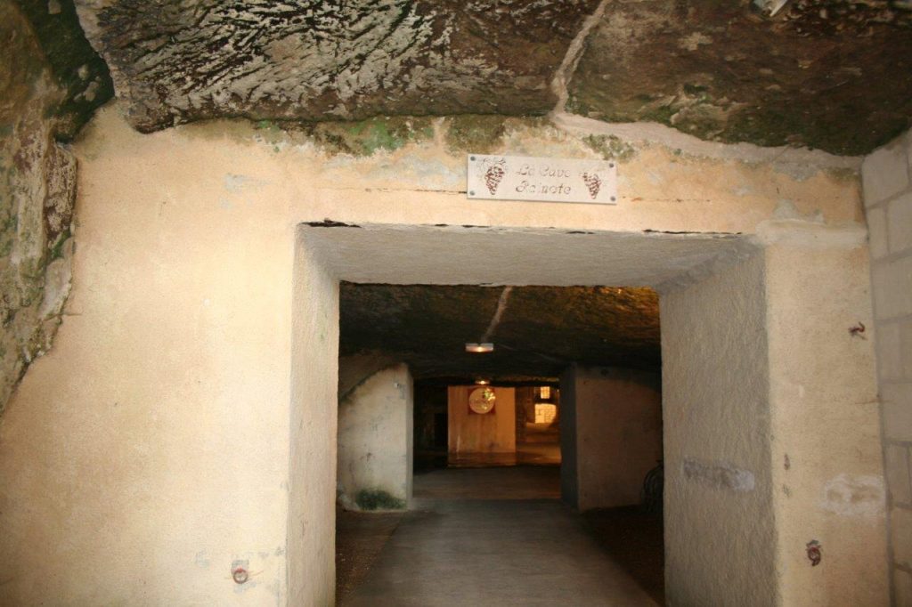 Dégustation de vins AOC Chinon aux caves Painctes de Chinon