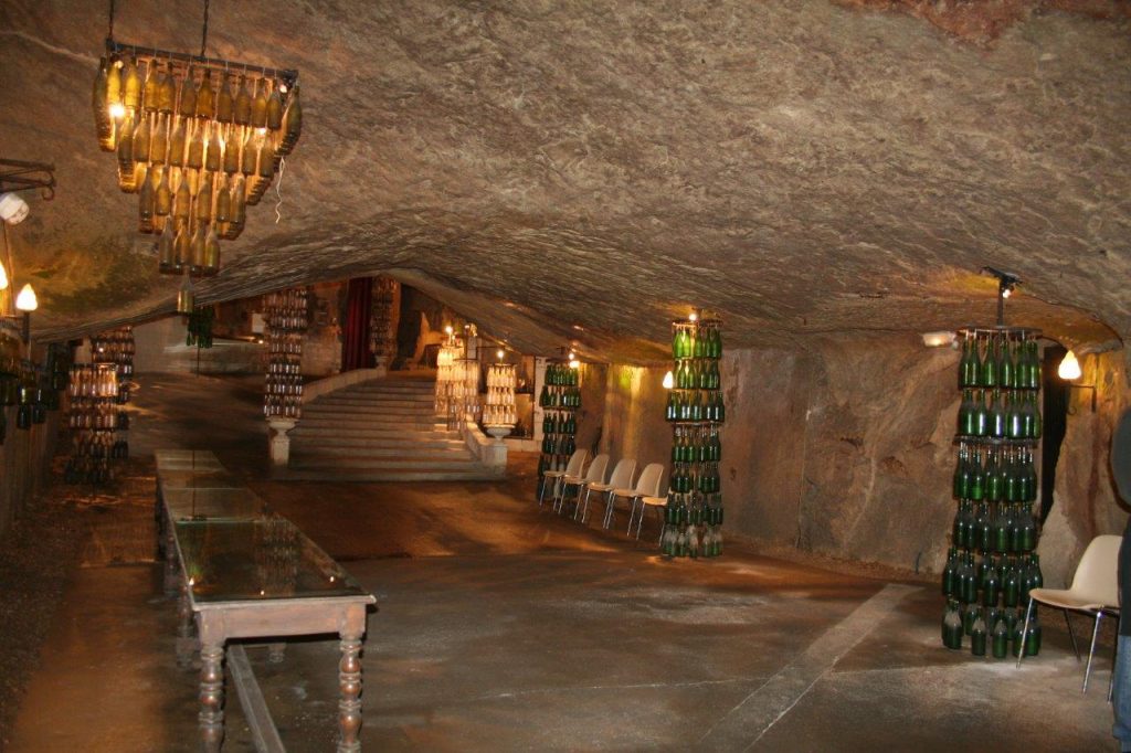 Dégustation de vins AOC Chinon aux caves Painctes de Chinon