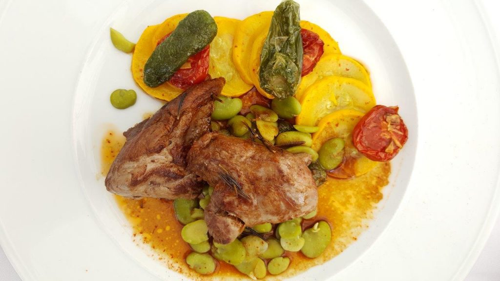 Pavé de gigot, légumes confits, jus piment d'Espelette