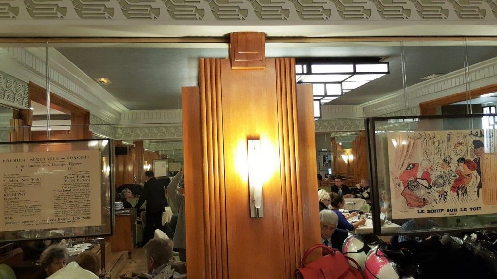 Intérieur de la brasserie Le Boeuf sur le toit