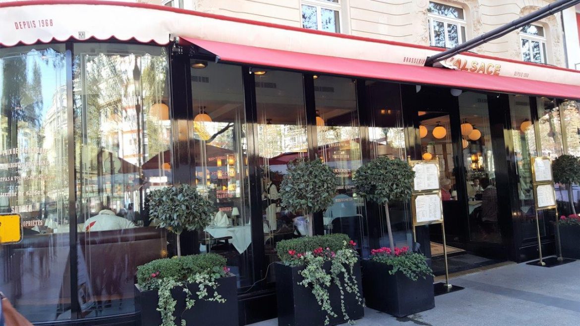 Brasserie L Alsace 39 Av Des Champs Elysees 75008 Paris L'Alsace : une brasserie incontournable sur les Champs Elysées