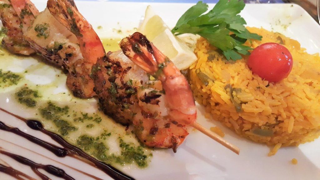 Brochette de noix de saint Jacques et gambas à l'anis vert 